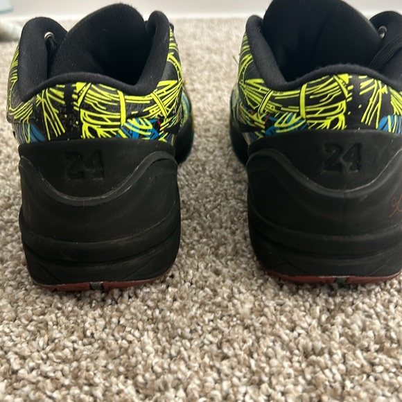 Kobe Proto Wizenard - Size 9 and a half. - Picture 5 of 5